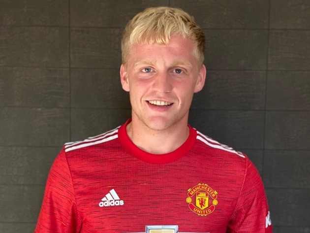 Mùa hè năm nay, Manchester United đã khiến người hâm mộ phấn khích khi chiêu mộ thành công tiền vệ trẻ Donny van de Beek từ Ajax Amsterdam.