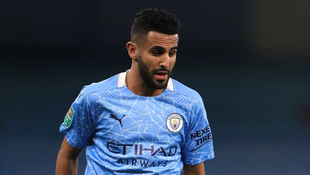 Tiền đạo phải: Riyad Mahrez. Mahrez đoạt 5 chức vô địch Premier League, 1 Champions League xuyên suốt thời gian khoác áo Man City. Mùa hè năm ngoái, Mahrez cập bến đội bóng Ả Rập Xê Út, Al-Ahli.