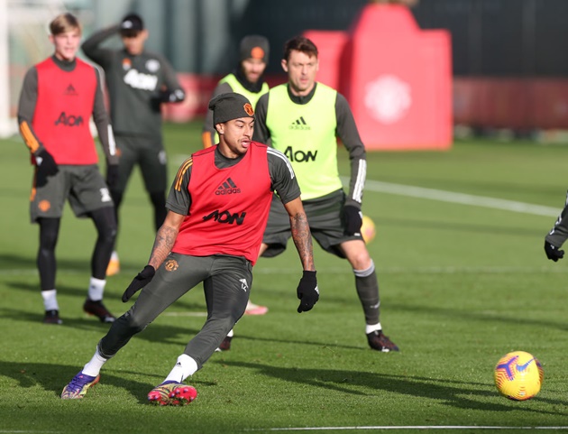 2. Jesse Lingard. Tiền vệ người Anh đang có tương lai mù mịt trong màu áo Man United. Lingard chưa ra sân bất kỳ phút nào tại Premier League mùa giải năm nay. Theo Sky Sports, CLB Real Sociedad đã lên sẵn kịch bản hỏi mượn Lingard vào tháng Giêng này.