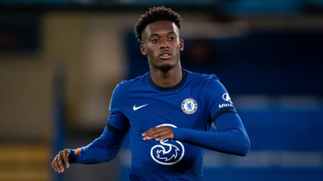 Tiền đạo phải: Callum Hudson-Odoi. Dù chưa có màn trình diễn đúng như sự kỳ vọng, thế nhưng Hudson-Odoi vẫn là một trong những tài năng trẻ đáng xem nhất của Chelsea hiện nay.