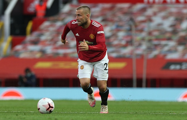 Hậu vệ trái: Luke Shaw. Ngôi sao người Anh có bước tiến bộ thần tốc hơn 1 năm trở lại đây. Shaw trở thành mũi khoan phá nguy hiểm và hiệu quả nơi hành lang cánh trái Man United.