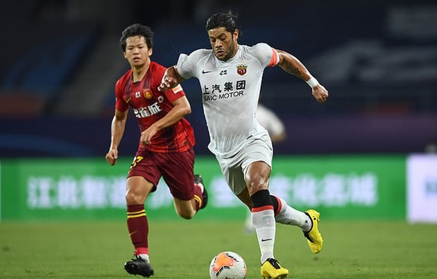 Hulk từng là cây săn bàn chủ lực của Shanghai SIPG. Sức mạnh, khả năng tỳ đè, càn lướt trở thành điểm mạnh nổi trội của anh.