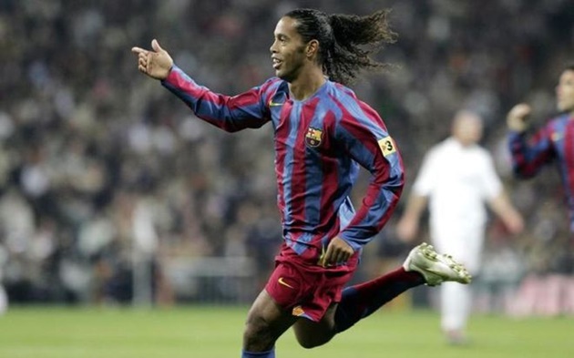 Ảo thuật gia Ronaldinho.