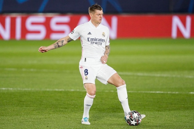 Tiền vệ trung tâm: Toni Kroos. Mùa giải 2013/2014, Man United từng đặt vấn đề chiêu mộ Kroos khi tiền vệ người Đức khoác áo Bayern Munich. Kế hoạch chỉ bị chấm dứt khi HLV David Moyes bị sa thải