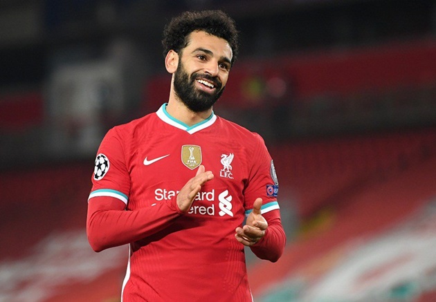 9. Mohamed Salah. Trong bối cảnh Sadio Mane và Roberto Firmino sa sút, Salah vẫn giữ được hiệu suất ghi bàn ấn tượng: 17 bàn thắng, 3 kiến tạo. Tiền đạo người Ai Cập là ứng cử viên nặng ký cho danh hiệu Vua phá lưới Premier League.