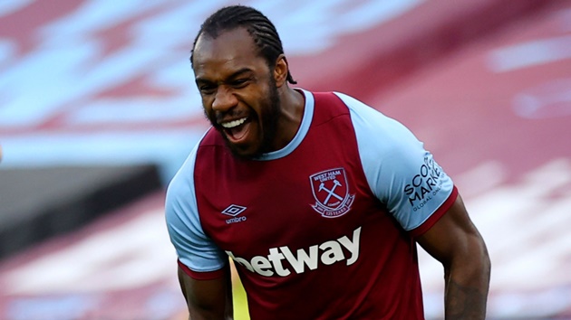 5. Michail Antonio. Chân sút 30 tuổi thăng hoa trong màu áo West Ham United dưới triều đại HLV David Moyes. Antonio sở hữu nhiều tố chất của một trung phong cắm điển hình: sức mạnh, tốc độ, tì đè tốt.