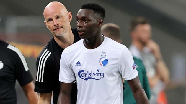 5. Mohamed Daramy (Đan Mạch). Tiền vệ 19 tuổi có khả năng thi đấu ở hành lang cánh hoặc chơi rộng trong vai trò số 10 khi cần thiết. Sao mai thuộc biên chế FC Copenhagen thu hút sự quan tâm từ Man United, Liverpool, RB Leipzig.