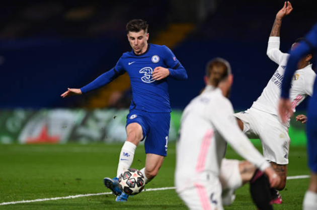 Mount ghi bàn trước Real Madrid.