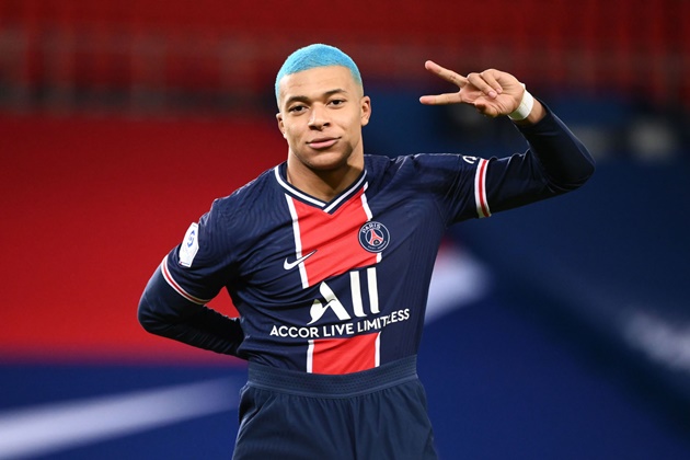 Tiền đạo phải: Kylian Mbbappe. Mbappe từ lâu đã lọt vào mắt xanh của Real Madrid. Liệu Los Blancos có thực hiện một thương vụ bom tấn mùa hè này?