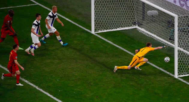 Bàn phản lưới nhà tai hại của thủ thành Lukas Hradecky góp phần khiến Phần Lan nhận thất bại chung cuộc.