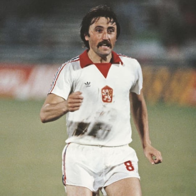 Cựu danh thủ Panenka.