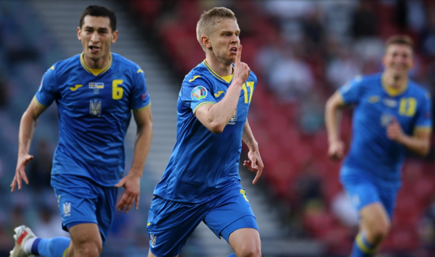 Zinchenko là tác giả của bàn thắng mở tỷ số ở phút thứ 27. Ngôi sao đang khoác áo Man City tung cú sút uy lực làm cháy lưới thủ thành Robin Olsen. Zinchenko là một trong những cầu thủ thi đấu hay nhất của Ukraina trước Thụy Điển.