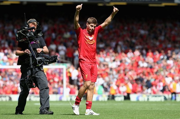 Cựu tiền vệ Gerrard.