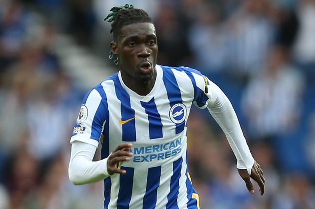 Bissouma trong màu áo Brighton.