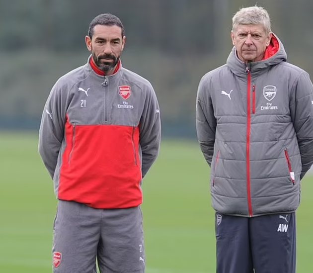 Pires và HLV Wenger.
