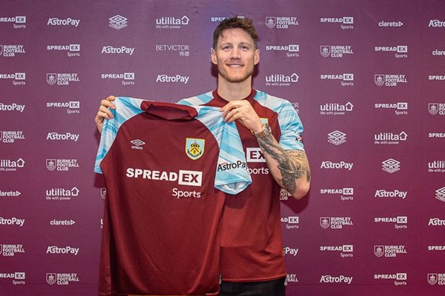 Tiền đạo: Wout Weghorst - Burnley. Chân sút người Hà Lan được xem như phương án thay thế Wood của Burnley. Đội bóng nước Anh bỏ ra 12 triệu bảng Anh để sở hữu chữ ký của Weghorst từ Wolsfburg.