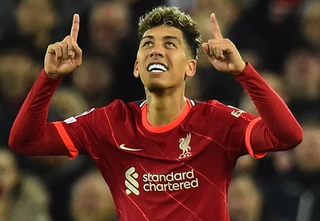 2. Roberto Firmino. Dù không thể phủ nhận Firmino đã sa sút phong độ trong hai mùa giải gần đây, nhưng ở thời kỳ đỉnh cao phong độ, anh từng được xem như Dennis Bergkamp của Nam Mỹ với khả năng sáng tạo, tinh thần đồng đội và luôn đặt lợi ích tập thể lên hàng đầu.
