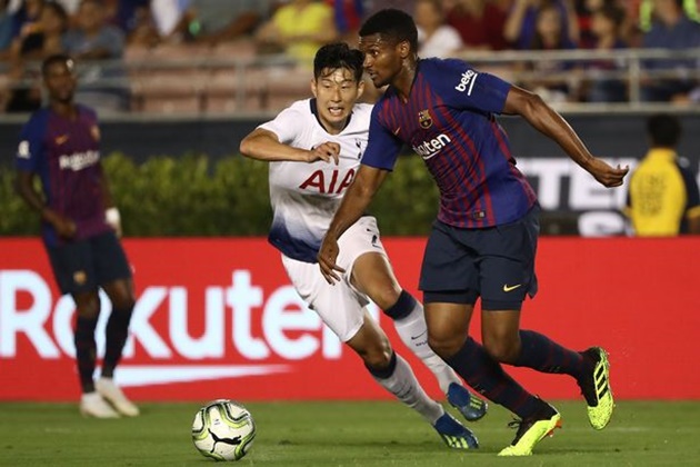 Hậu vệ Marlon trong màu áo Barcelona.