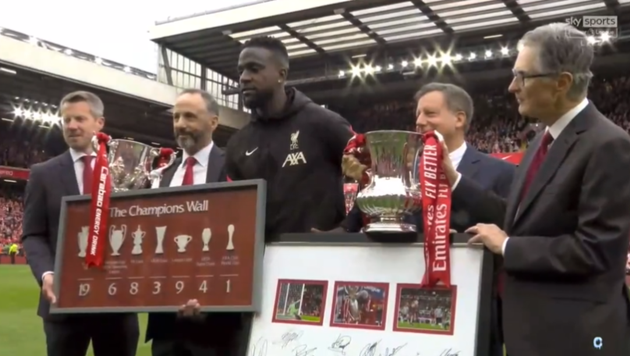 Ngôi sao 27 tuổi cập bến sân Anfield vào năm 2014 nhưng không có nhiều cơ hội đá chính dưới triều đại Jurgen Klopp. Mặc dù vậy, anh vẫn được xem là 'huyền thoại' với những bàn thắng quý hơn vàng mỗi khi vào sân.