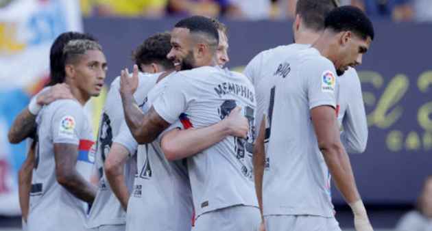 Bước sang hiệp 2, đội chủ sân Nou Camp có bàn thắng khai thông thế bế tắc. Phút 55, Raphinha chuyền bóng cho Gavi thoát xuống ở cánh phải. Tiền vệ 18 tuổi tung đường chuyền cho Frenkie de Jong ập vào dứt điểm làm tung mành lưới đội chủ nhà.