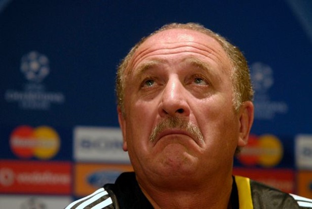 Ảnh bài viết Scolari tiết lộ 2 cái tên khiến ông bay ghế ở Chelsea