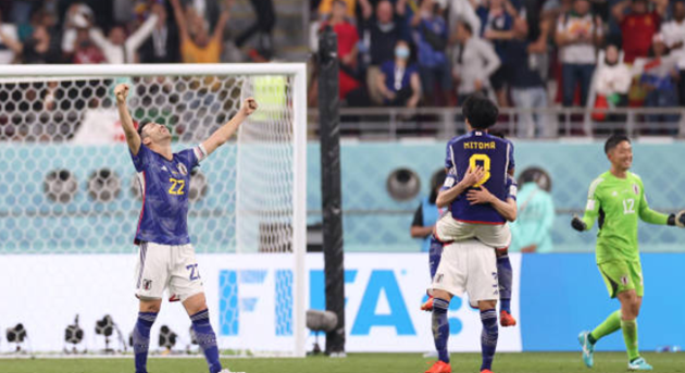 Quãng thời gian còn lại của hiệp 2, Nhật Bản phòng ngự kiên cường để bảo toàn tỷ số. Kết thúc 90 phút, Nhật Bản giành chiến thắng vang dội 2-1 trước Tây Ban Nha. Như vậy, hai tấm vé đi tiếp ở bảng E thuộc về Nhật Bản và Tây Ban Nha. Đức và Costa Rica bị loại.