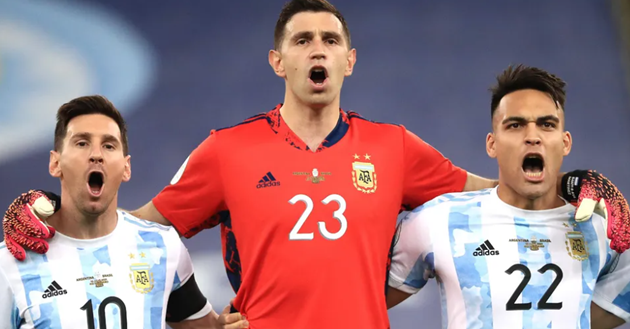 Martinez là 'bùa hộ mệnh' trong khung gỗ Argentina.