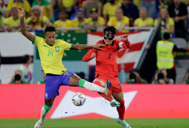 Hậu vệ phải: Eder Militao. Militao hứa hẹn là phương án khả dĩ ở vị trí hậu vệ phải Brazil. Ngôi sao Real Madrid thi đấu thuyết phục ở chiến thắng 4-1 của đội nhà trước Hàn Quốc.
