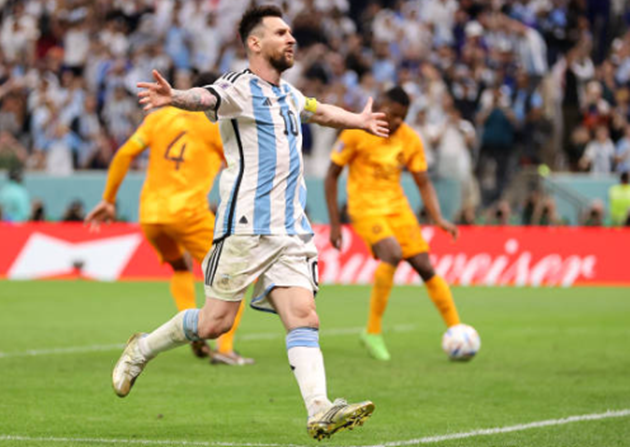Messi nâng tỷ số lên 2-0 cho Argentina.
