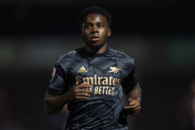 Butler-Oyedeji trong màu áo Arsenal.