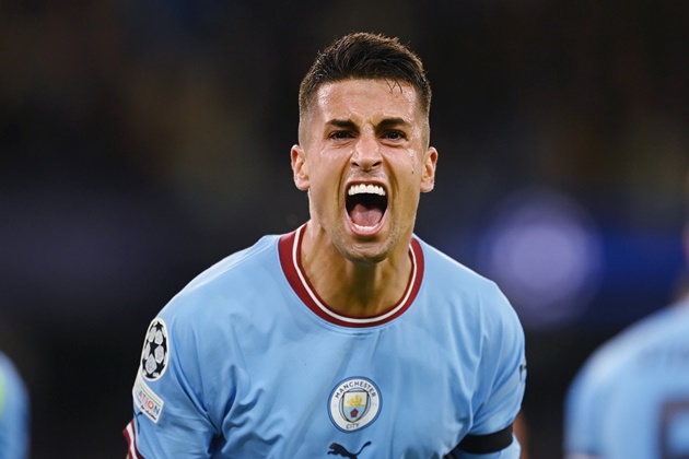 Cancelo là hậu vệ hàng đầu Premier League.