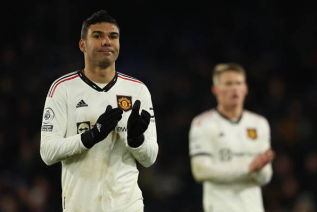 Tiền vệ: Casemiro. Việc Casemiro vắng mặt gây ra nhiều khó khăn cho Man United trước Arsenal. Điều đó đủ chứng minh tầm quan trọng, vai trò của cầu thủ người Brazil trong đội hình Erik ten Hag hiện tại.