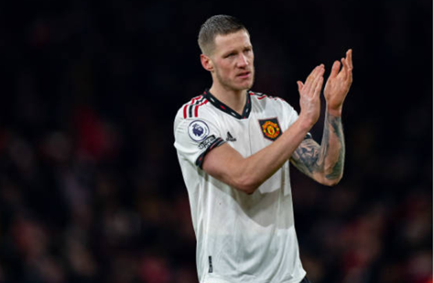 Tiền đạo cắm: Wout Weghorst. Chân sút người Hà Lan sẽ đảm trách vai trò số 9 khi Anthony Martial vắng mặt.