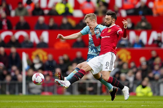 Bruno Fernandes là một trong những ngôi sao chơi nổi bật của Man United ở hiệp 1. Cầu thủ số 8 trở thành mối hiểm họa với khung thành Southampton.