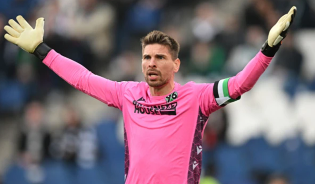 Ảnh bài viết Xoay tua cho Alisson, Liverpool nhắm người cũ Man Utd