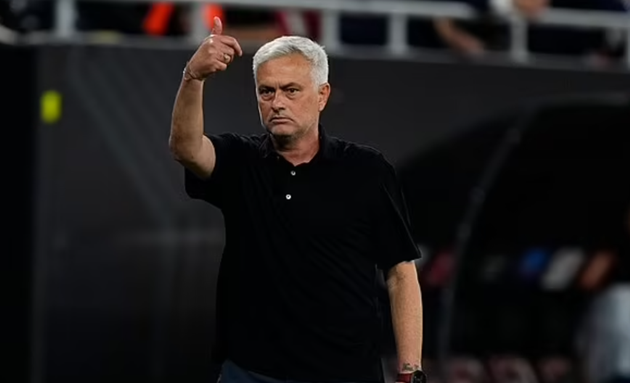 Ảnh bài viết 2 "tàn dư" còn sót lại của Mourinho ở Man Utd sau phiên chợ Hè