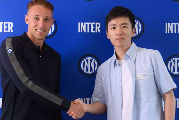 Davide gia nhập Inter Milan.