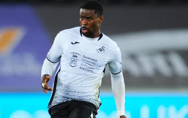 7. Marc Guehi - Swansea City. Giai đoạn 2 mùa giải 2019/2020, Guehi cập bến Swansea theo dạng cho mượn từ Chelsea. Trung vệ người Anh thi đấu xuất sắc ở Championship. Mùa hè 2021, Guehi ký hợp đồng 5 năm với Crystal Palace.