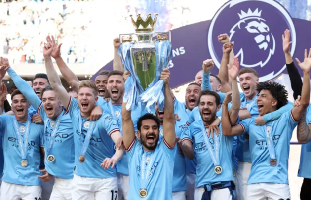 Man City vẫn dẫn đầu BXH Premier League năm 2023.
