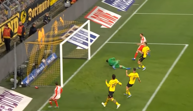 Xuất phát từ tình huống cầm bóng tự tin của Leon Goretzka ở giữa sân, bóng luân chuyển sang cánh trái của Sane trước khi cầu thủ người Đức kiến tạo, giúp Kane xé lưới Dortmund.