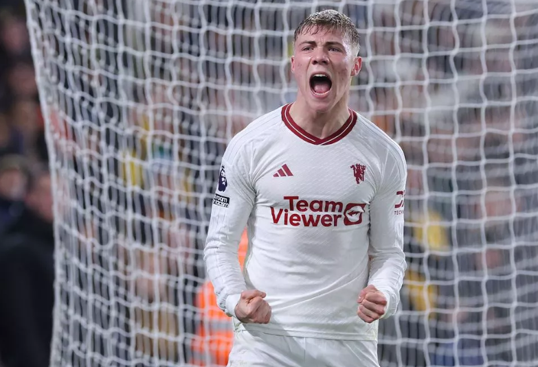 Hojlund xé lưới Wolves.