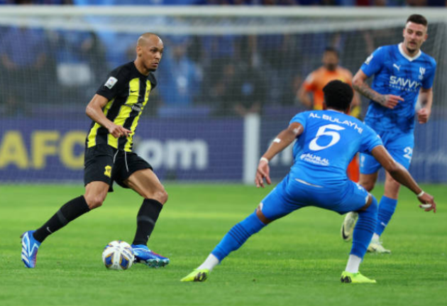 Rạng sáng nay, Al-Hilal có cuộc chạm trán Al-Ittihad trên SVĐ Kingdom Arena. Trận đấu thuộc khuôn khổ tứ kết lượt đi AFC Champions League. Nhiều ngôi sao tên tuổi của hai đội bóng ra sân ngay từ đầu như: Ruben Neves, Sergej Milinkovic-Savic, Kalidou Koulibaly, Aleksandar Mitrovic, Fabinho, N'Golo Kante......