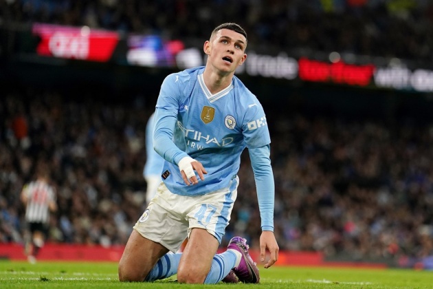 Tiền đạo: Phil Foden. Foden chứng minh bản thân sẽ là đối trọng của Saka khi liên tục tỏa sáng ở những thời khắc quyết định, giúp Man City tiếp tục hy vọng vào giấc mơ chinh phục mọi danh hiệu.