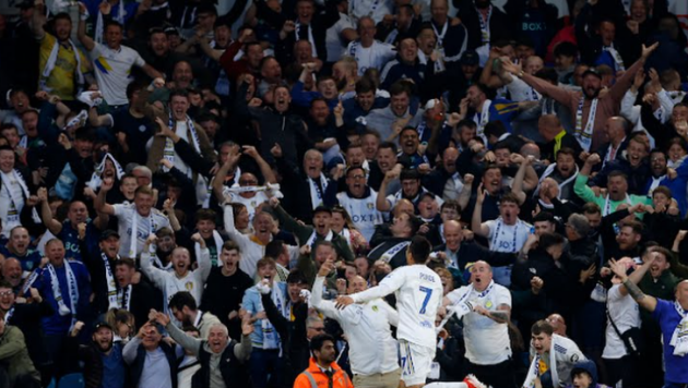 Bàn thắng làm nổ tung các khán đài SVĐ Elland Road. Leeds United chơi tưng bừng và hiệu quả trước Norwich City.