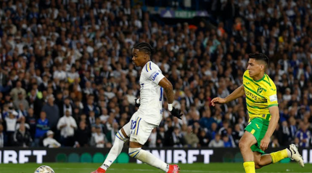 Bước sang hiệp thi đấu thứ 2, Leeds United vẫn là đội tận dụng cơ hội hiệu quả hơn. Phút 68, xuất phát từ đường căng ngang của Junior Firpo, Crysencio Summerville đệm bóng cận thành chính xác, ấn định tỷ số 4-0 cho Leeds United.