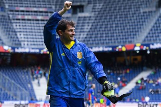 Ảnh bài viết Bị CĐV Tây Ban Nha 'ném đá', Casillas đáp trả thế nào?