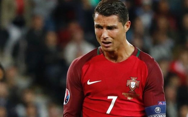 Ảnh bài viết Ronaldo đang 'gánh' Bồ Đào Nha, hay là ngược lại?