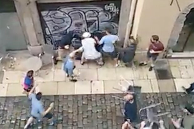 Ảnh bài viết CĐV Anh lại tiếp tục bị đánh tại Pháp