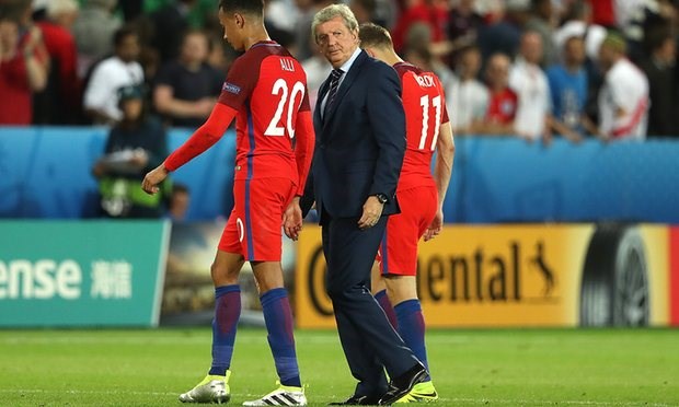 Ảnh bài viết Hàng công tuyển Anh chơi tệ, HLV Hodgson lấy Ronaldo ra 'đỡ đạn'