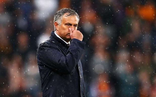 Ảnh bài viết Đâu là điểm khác biệt giữa Mourinho và Van Gaal?